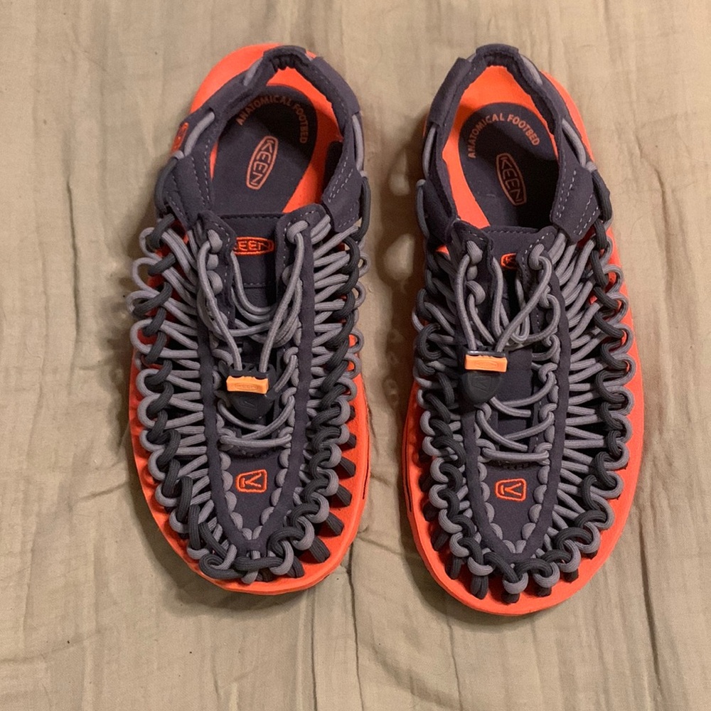Keen Women’s UNEEK Pink/Coral Never worn